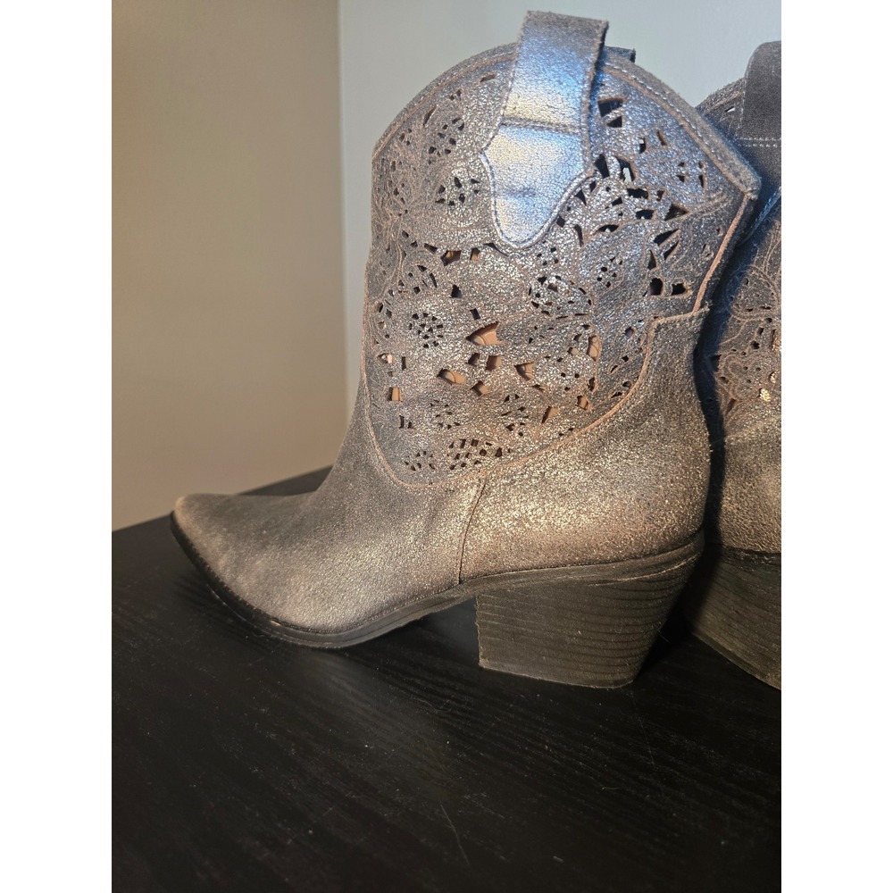 Donald Pliner Seline pewter/ gray leather western lace pattern ankle boots